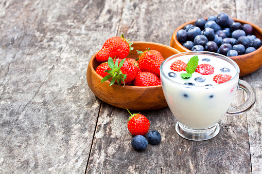 berries and yogurt