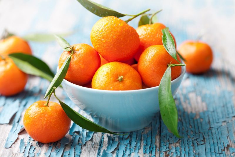 oranges in a small bowl