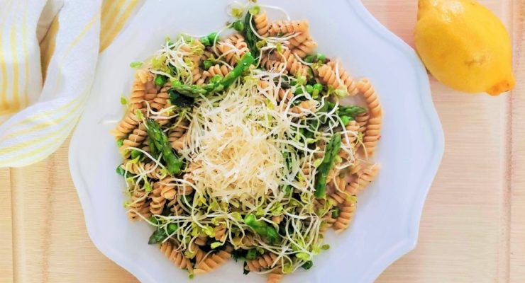 spring pasta salad with asparagus, peas & parmesan