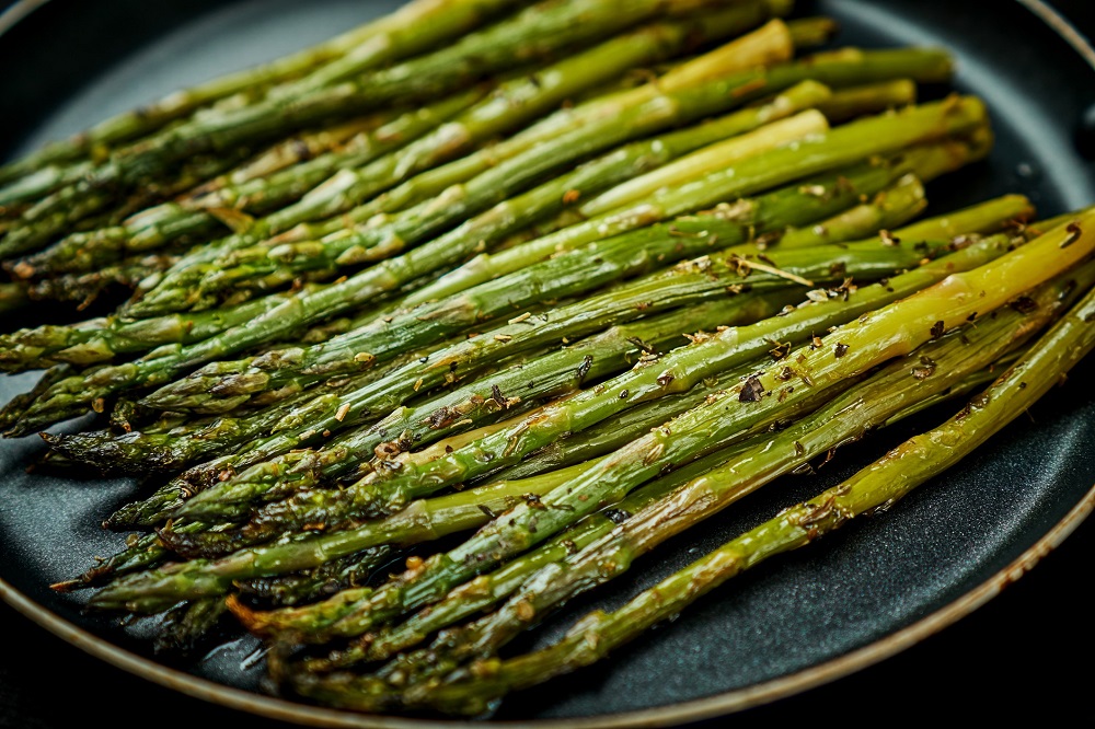 Asparagus in a pan
